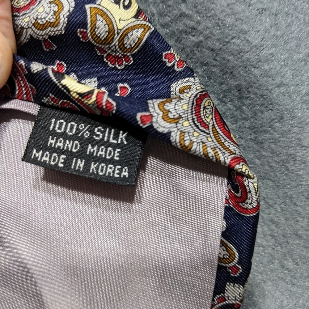 VTG Disney Mickey Mouse Neck Tie Balancine Inc‎ Paisley 100% silk